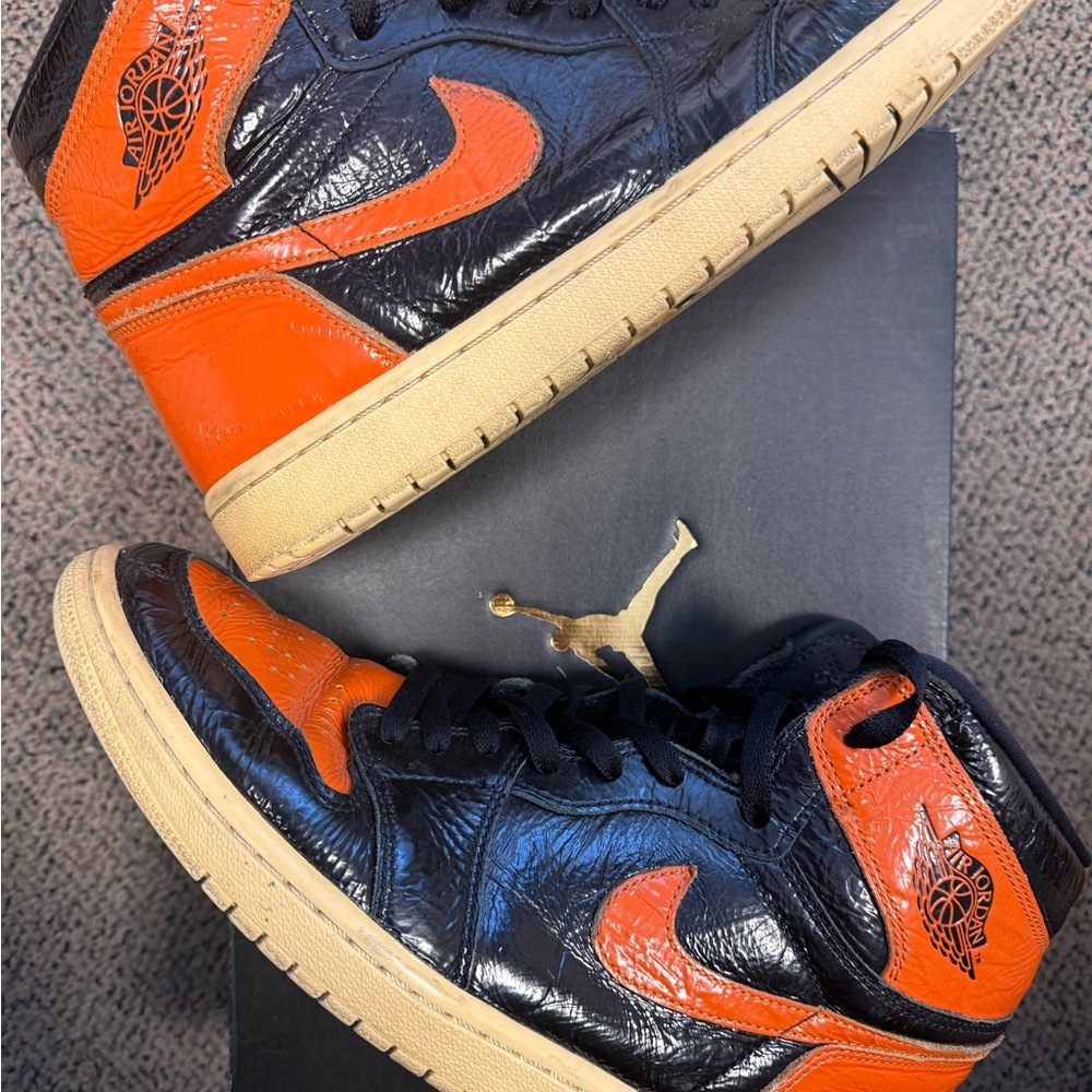 Jordan 1 Retro High Shattered Backboard 3.0 - Sneakers in Black and Orange